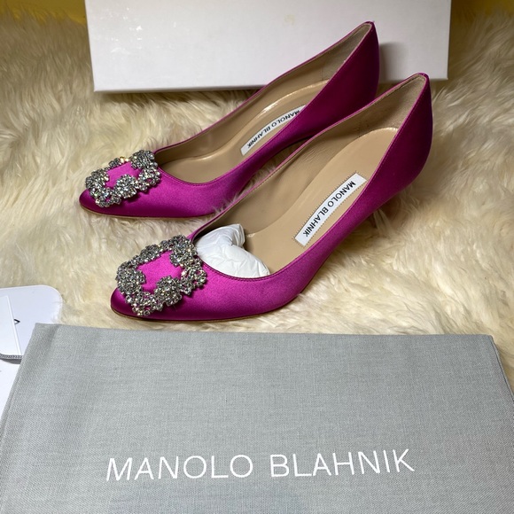 New authentic Manolo Blahnik hangisi heels - Picture 5 of 14